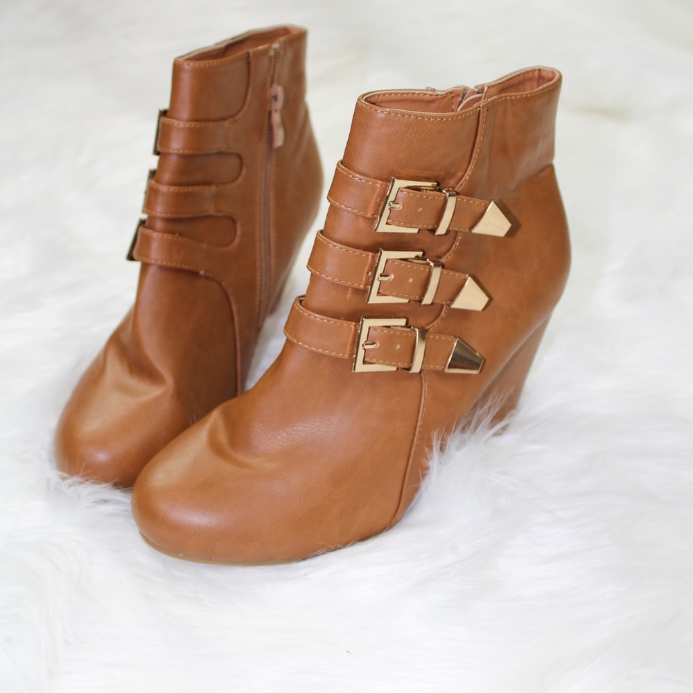 Leather wedge heel ankle boots